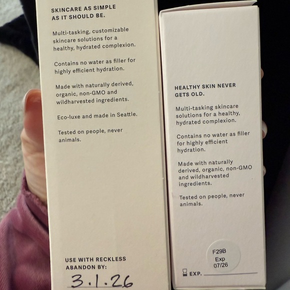 Kari Gran Essential Cleansing Oil and Peptide Serum Set Retail $130! - Picture 3 of 3